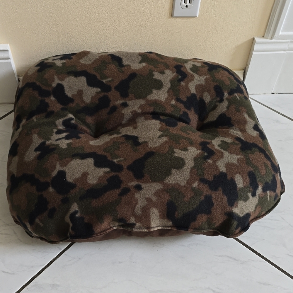 Dog Bed New Camouflage Pet Bed Largr 29x25 Inches